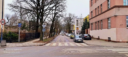 Miedziana ulica między Wodna a Wysoka. Foto: Krzysztof Sadłowski 2024.