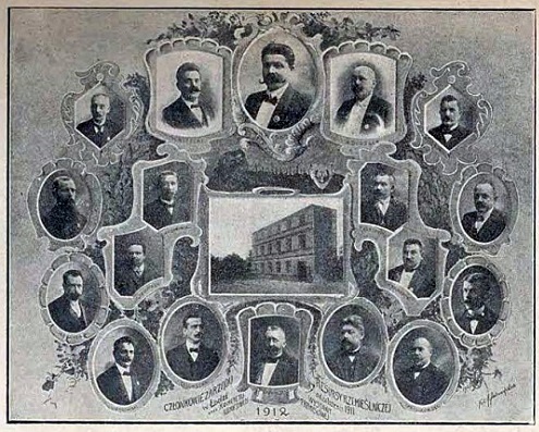 Członkowie Zarządu Resursy Rzemieślniczej i Komitetu Wystawy Rzemieślniczo-Przemysłowej w Łodzi w 1912. Zbiory WBP w Łodzi.